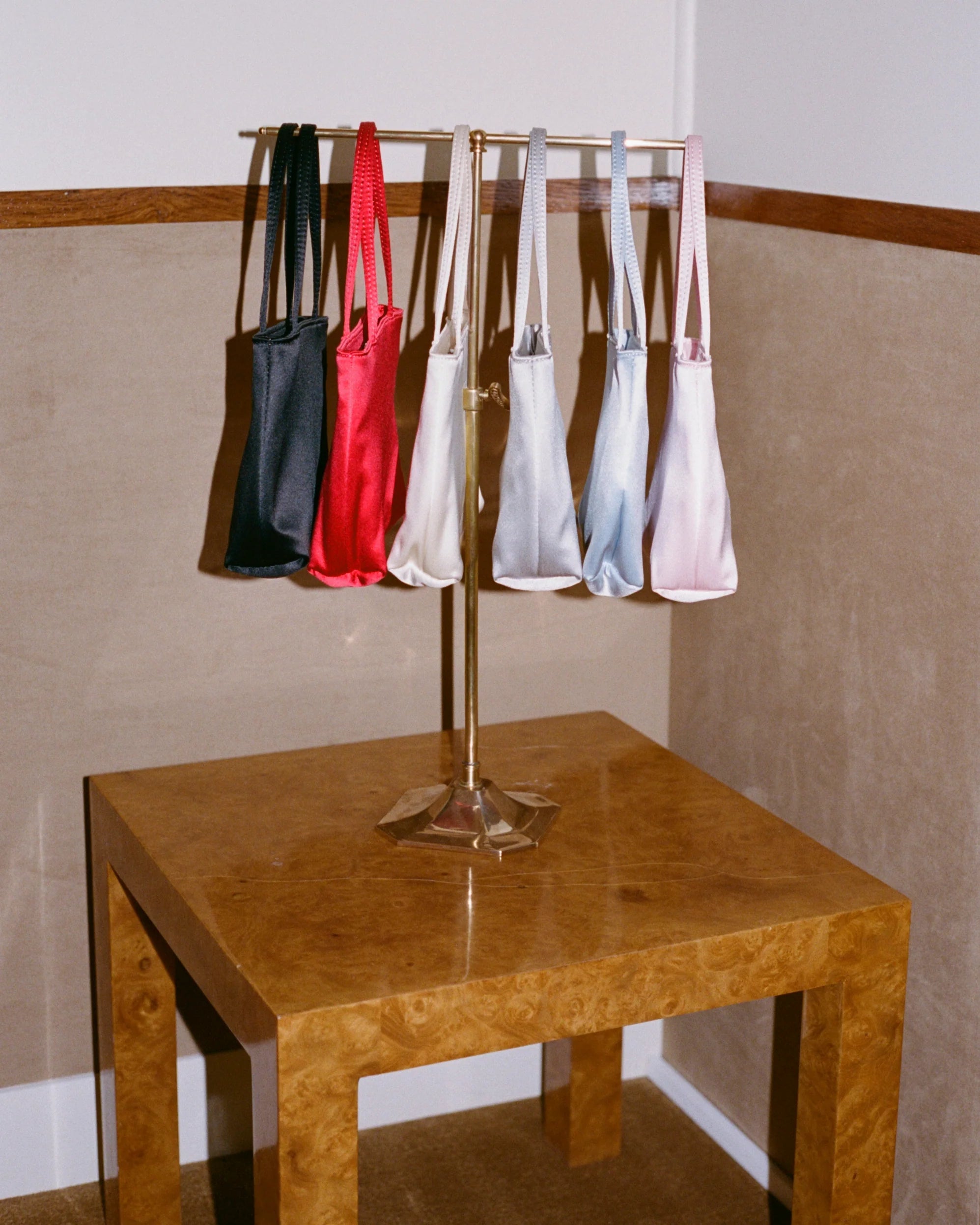 Home of Hai little silk bag light pink